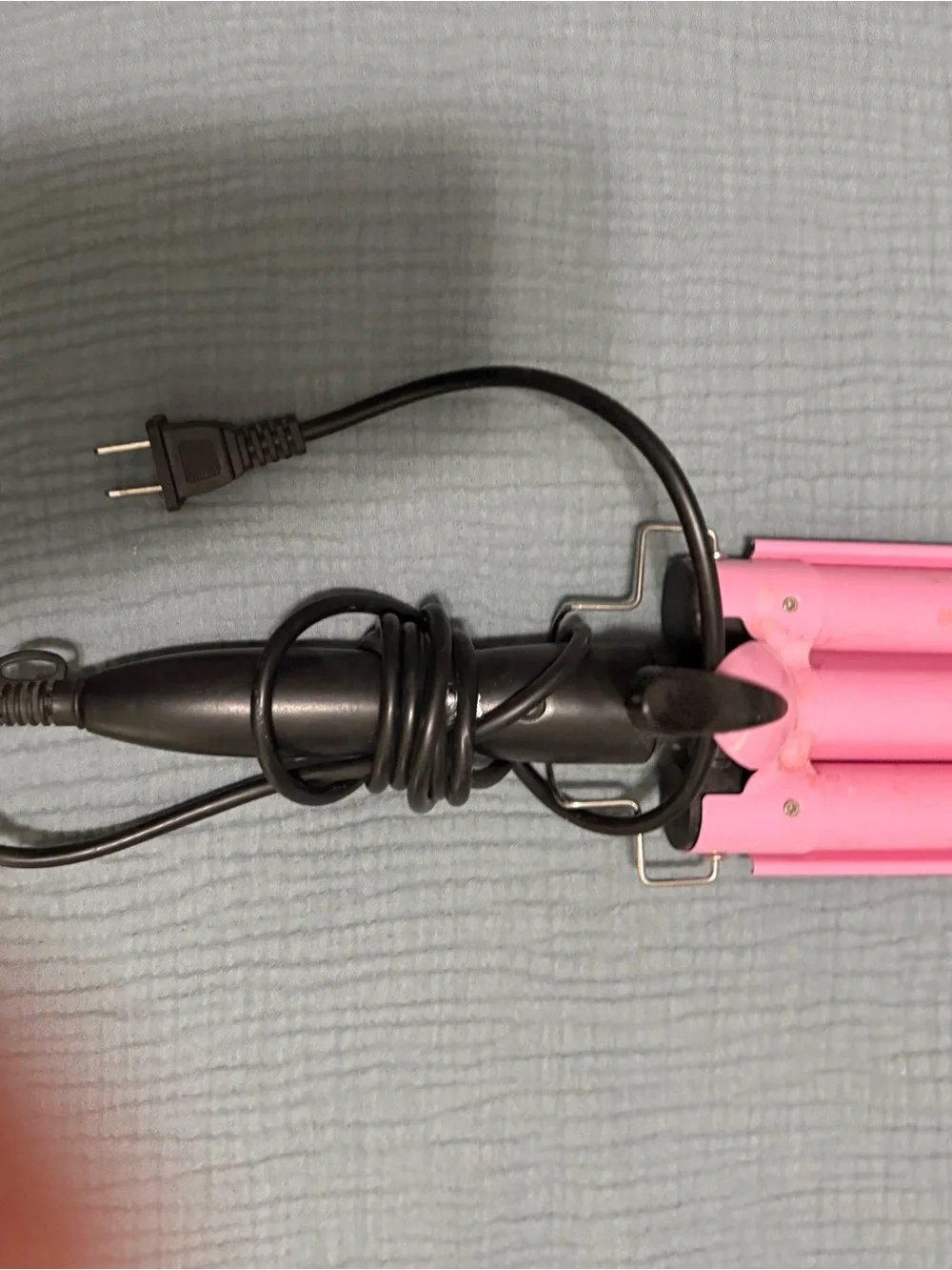 BedHead Pink Triple Barrel Waver Hair Crimper